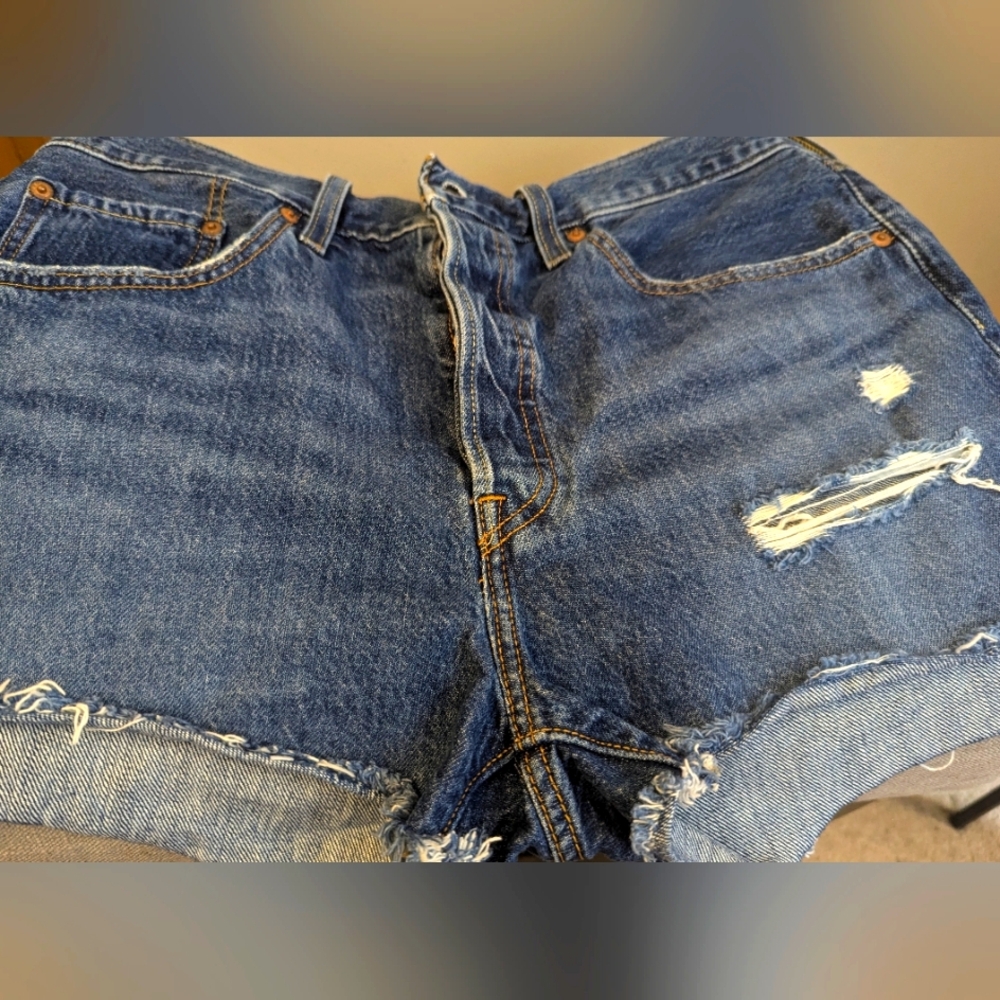 Levis 501 Dark Denim cut Off Jean shorts - sz 31